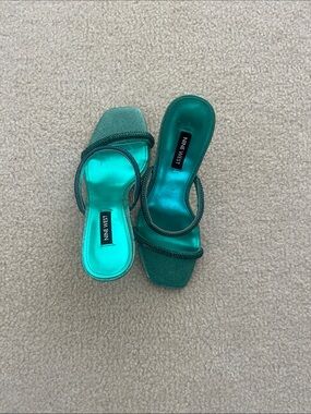Nine West Emerald Green Slide Mules